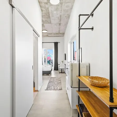 Apartmán Skyrise Mit Kueche, Wlan & Parkplatz - Ruhige Lage