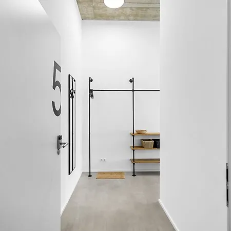 Apartmán Skyrise Mit Kueche, Wlan & Parkplatz - Ruhige Lage *