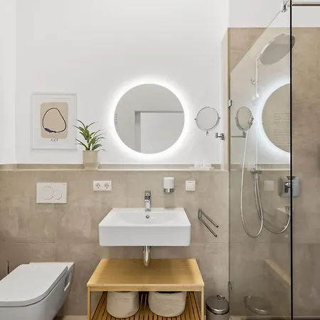 Skyrise Mit Kueche, Wlan & Parkplatz - Ruhige Lage Apartmán *