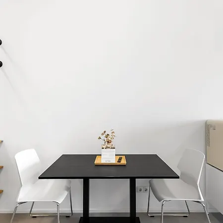 Skyrise Mit Kueche, Wlan & Parkplatz - Ruhige Lage Apartmán *