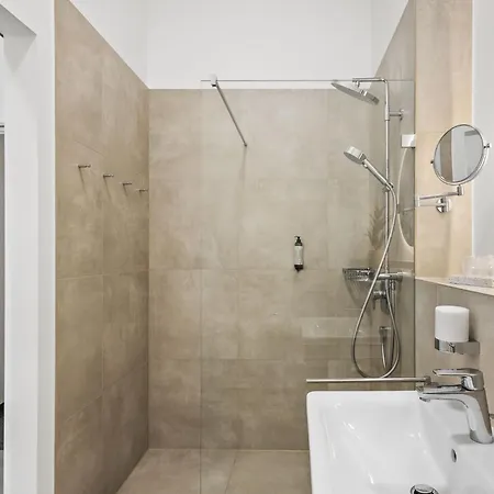 Apartmán Skyrise Mit Kueche, Wlan & Parkplatz - Ruhige Lage Bad Wörishofen
