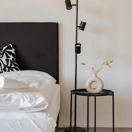 Skyrise Rammingen - Modern, Ruhig, Ideal Fuer Familien, Paare Und Geschaeftsreisende - Nur Wenige Minuten Von Skyline Park Und Therme *