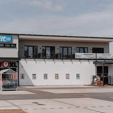 Appartamento Skyrise Rammingen - Modern, Ruhig, Ideal Fuer Familien, Paare Und Geschaeftsreisende - Nur Wenige Minuten Von Skyline Park Und Therme