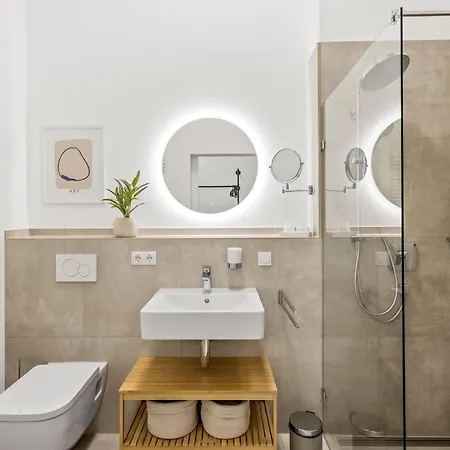 Skyrise Mit Kueche, Wlan & Parkplatz - Ruhige Lage Apartment